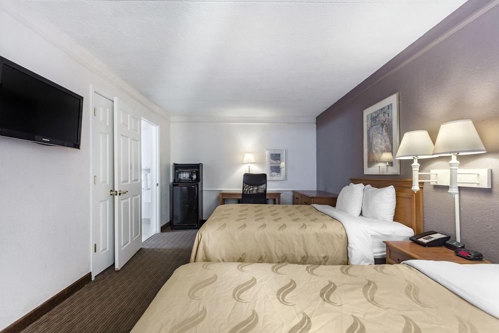 Quality Inn & Suites Airport Charlotte Esterno foto