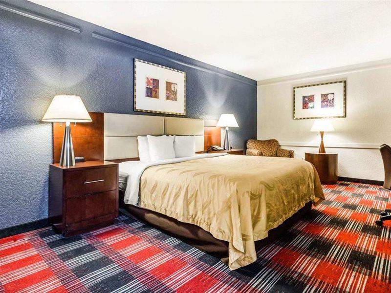 Quality Inn & Suites Airport Charlotte Esterno foto