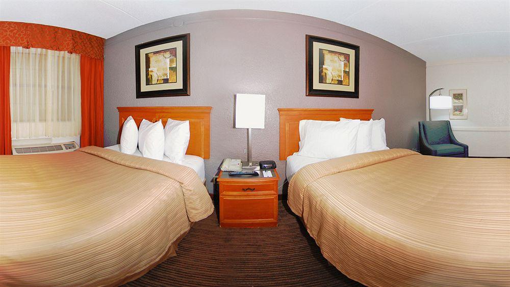 Quality Inn & Suites Airport Charlotte Esterno foto
