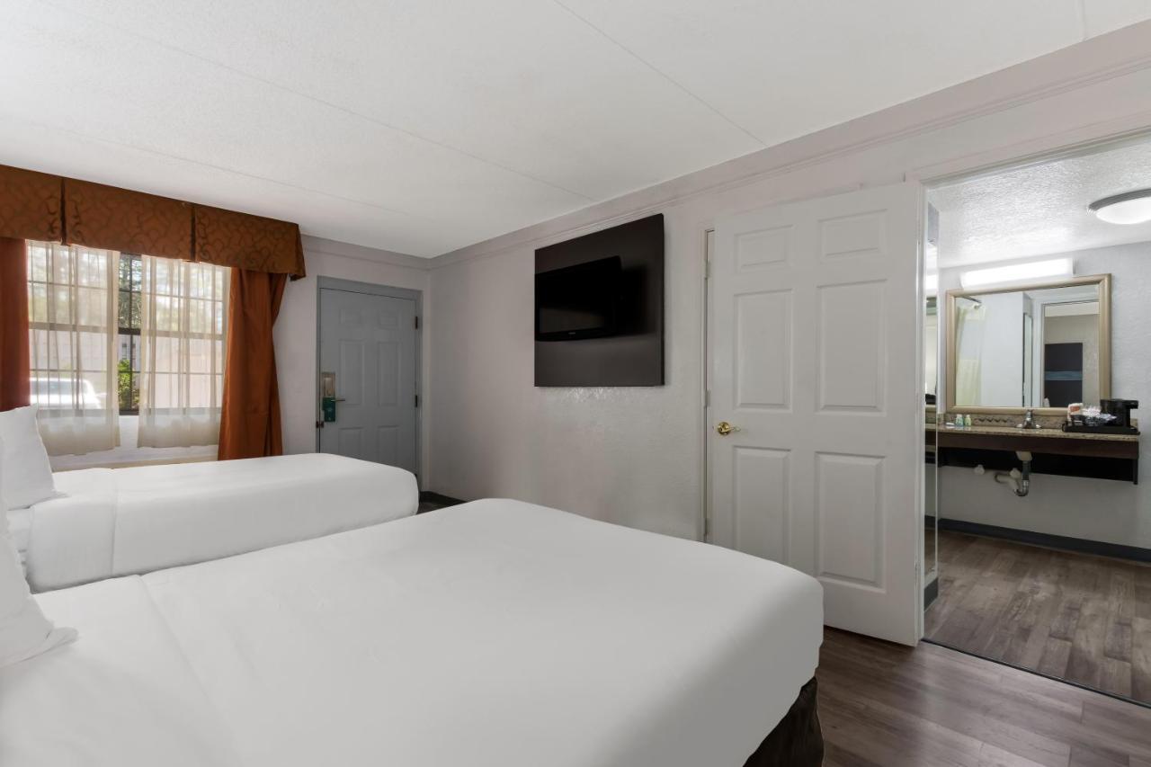 Quality Inn & Suites Airport Charlotte Esterno foto