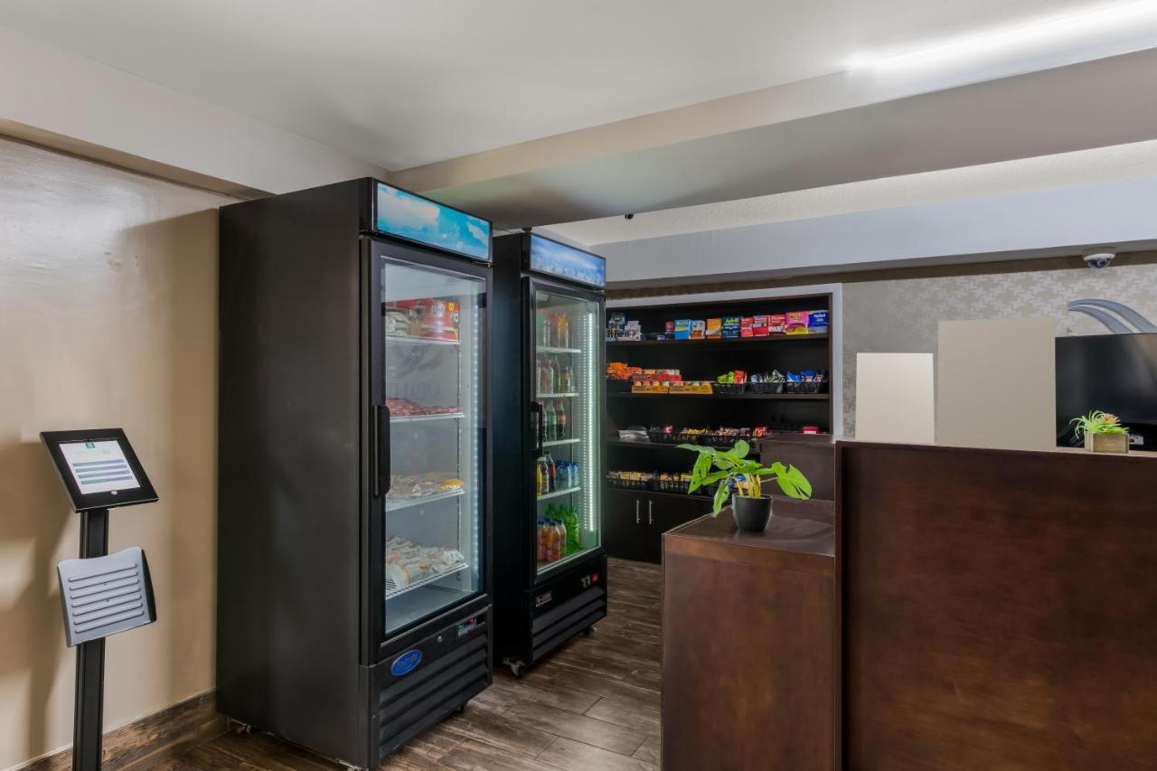 Quality Inn & Suites Airport Charlotte Esterno foto