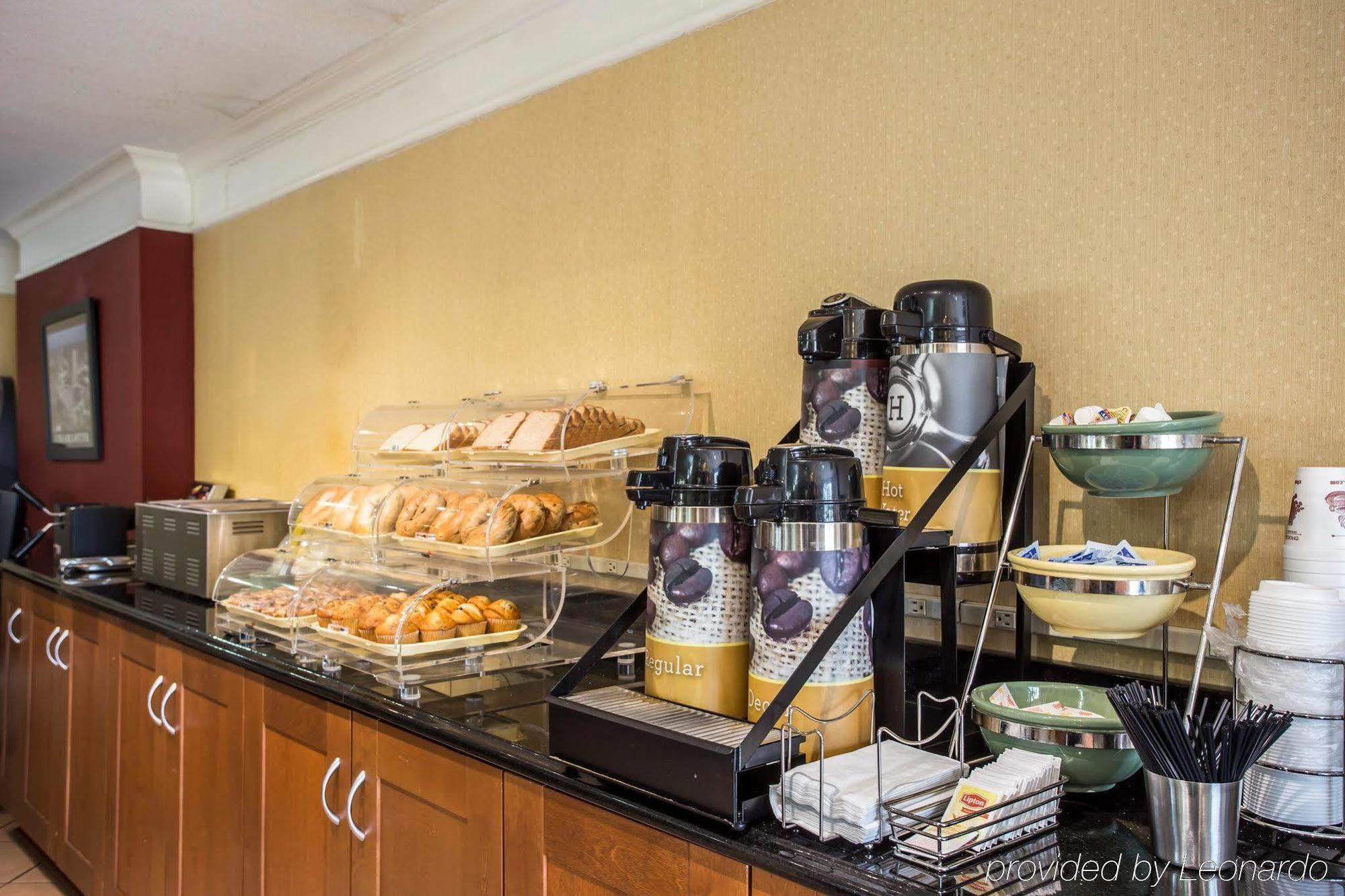 Quality Inn & Suites Airport Charlotte Esterno foto