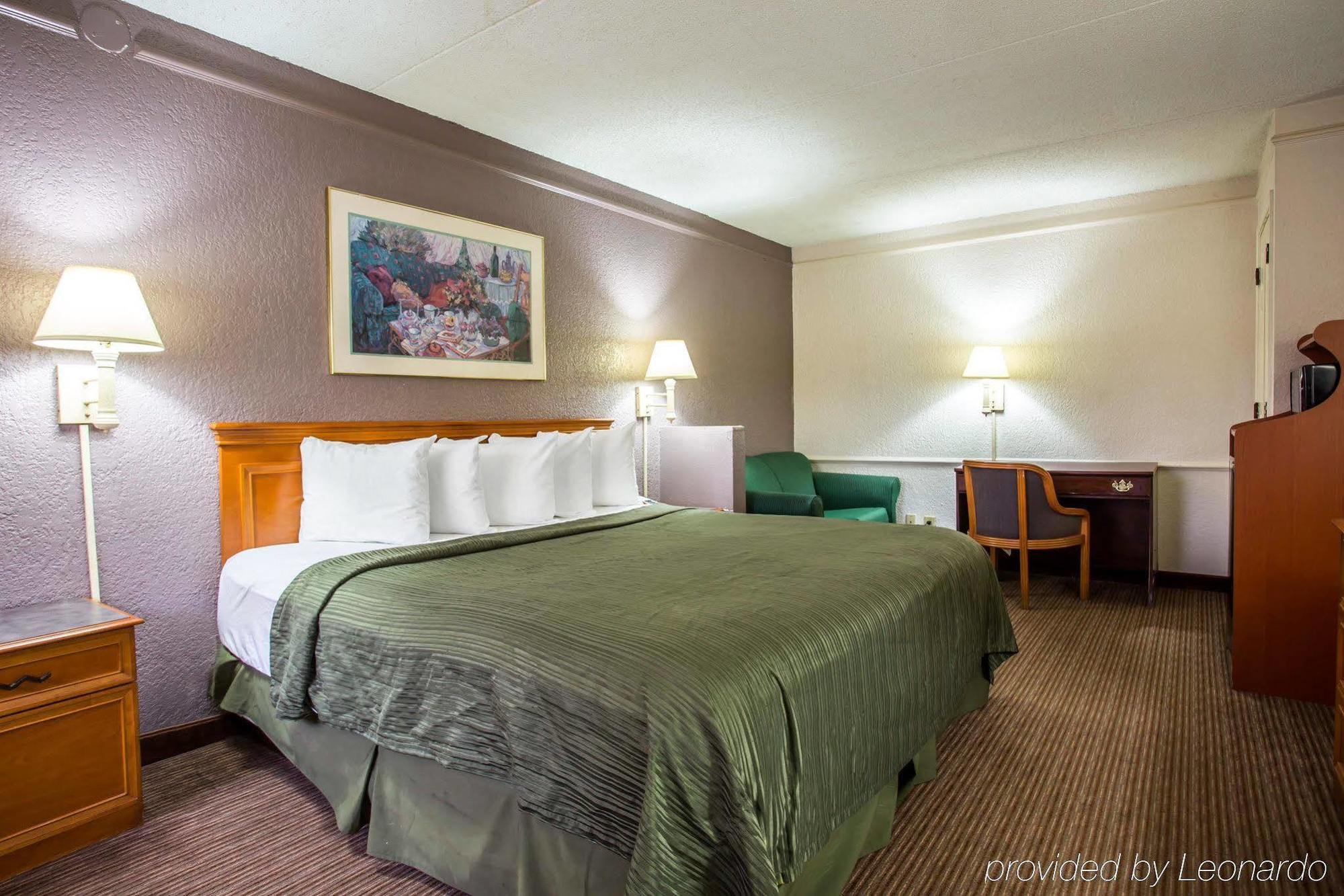 Quality Inn & Suites Airport Charlotte Esterno foto