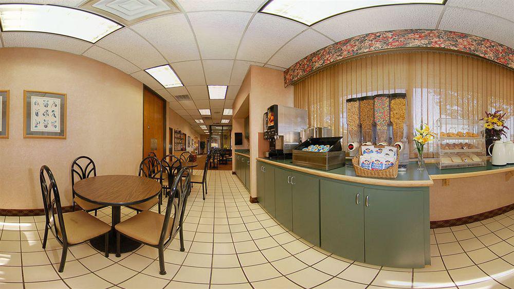 Quality Inn & Suites Airport Charlotte Esterno foto