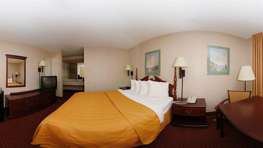 Quality Inn & Suites Airport Charlotte Esterno foto